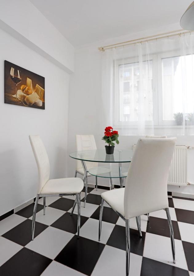 Rico'S 3 Bedroom City Center Apartment Βουκουρέστι Εξωτερικό φωτογραφία